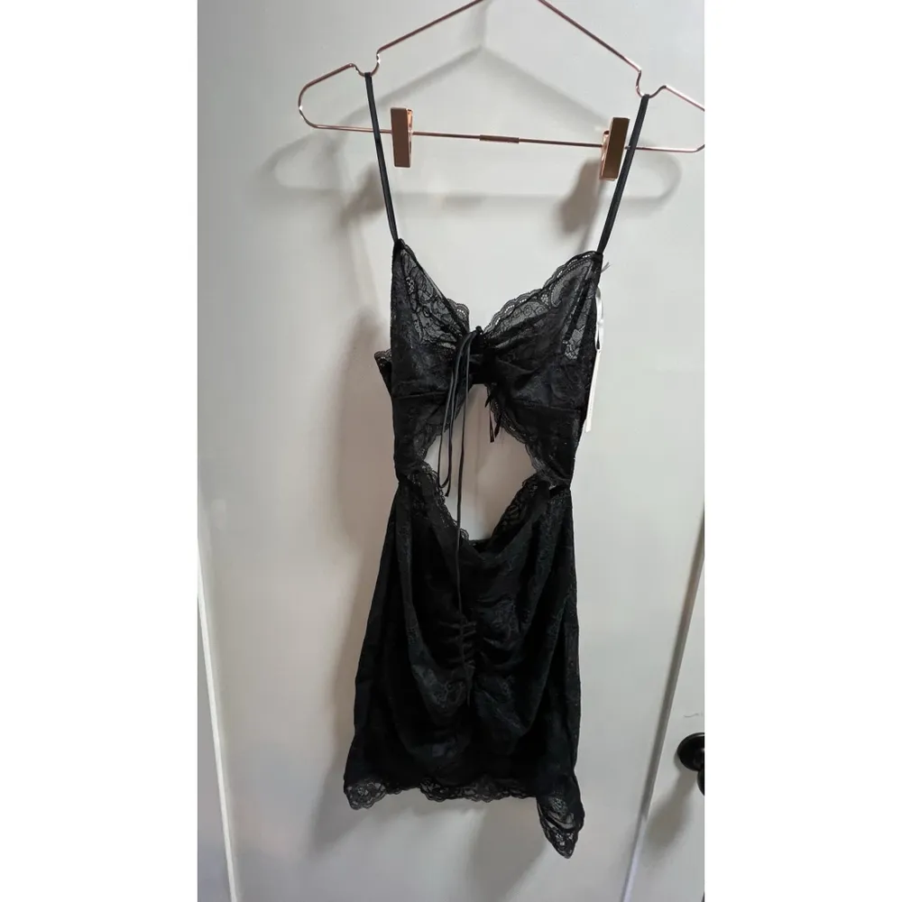 NEW victorias Secret uched Lace Cutout Mini Dress Black Size M - Image 3