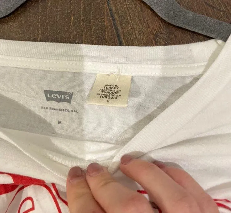 Levi’s T-shirt - Image 3