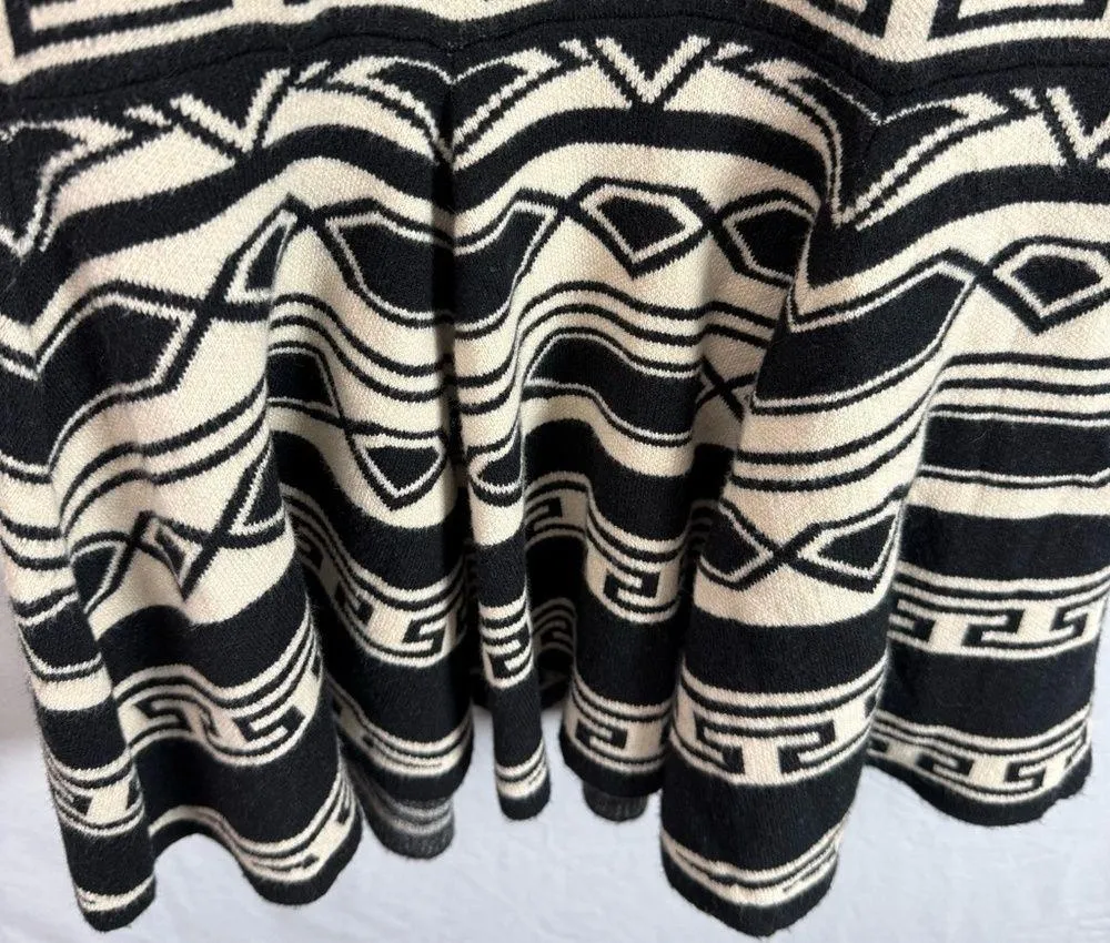 Alice & Olivia - Black & White Aztec Print Dress W/ Flared Hem Sz XS - Image 7