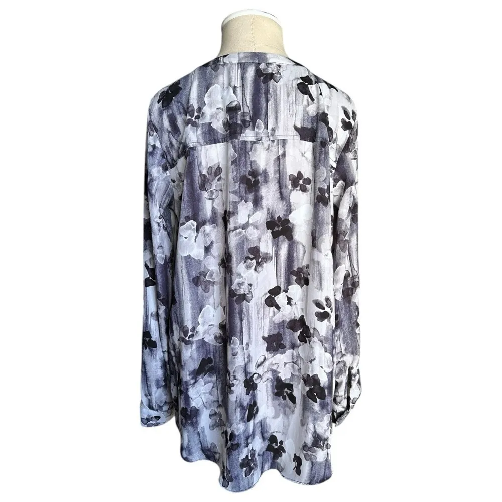 Simply Vera Vera Wang Gray Black Floral Watercolor Tunic Blouse Size Small - Image 5