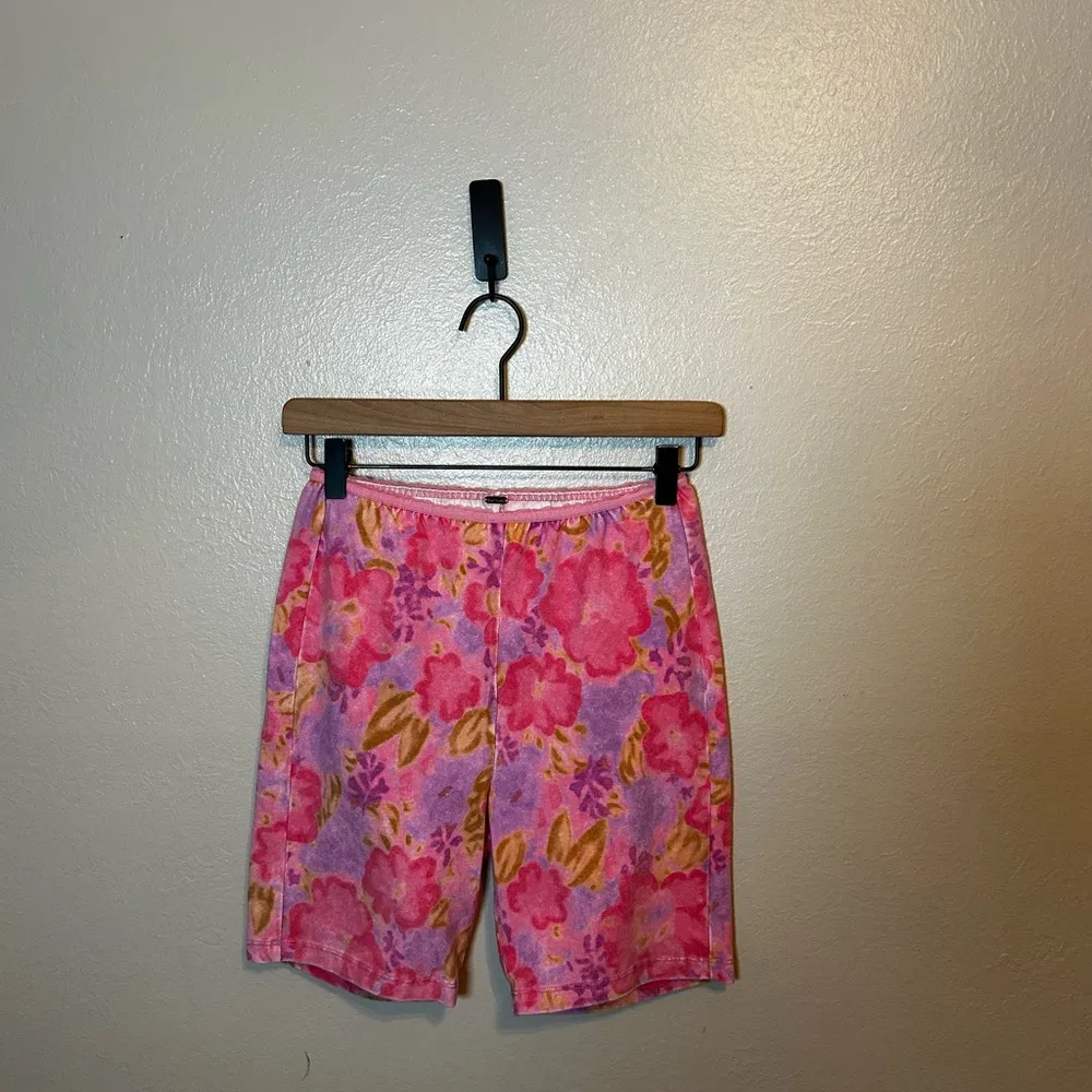 Free People Crop‎ Top and Bike Shorts Floral 2-piece Matching Set - Image 4