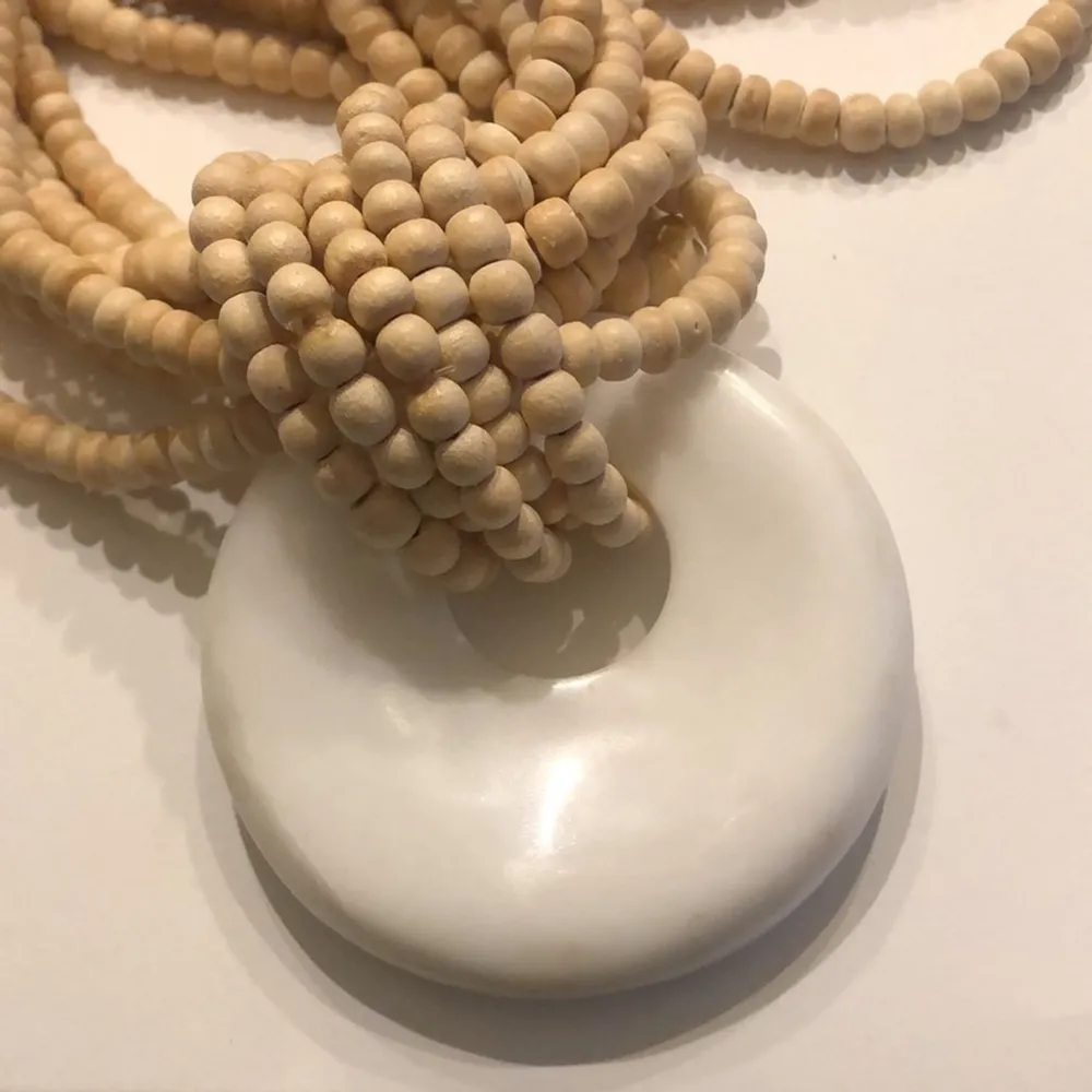 Huge Vintage Wooden Beaded Boho Round Heavy Pendant Necklace Tan - Image 5