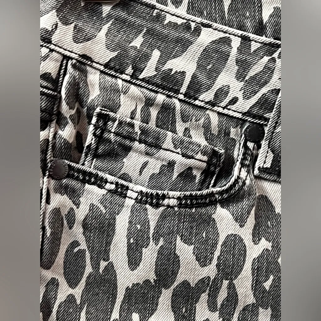 Paige Rosie HW Women’s Poppy Leopard Slim Crop Flare  High Rise Jeans - Image 9