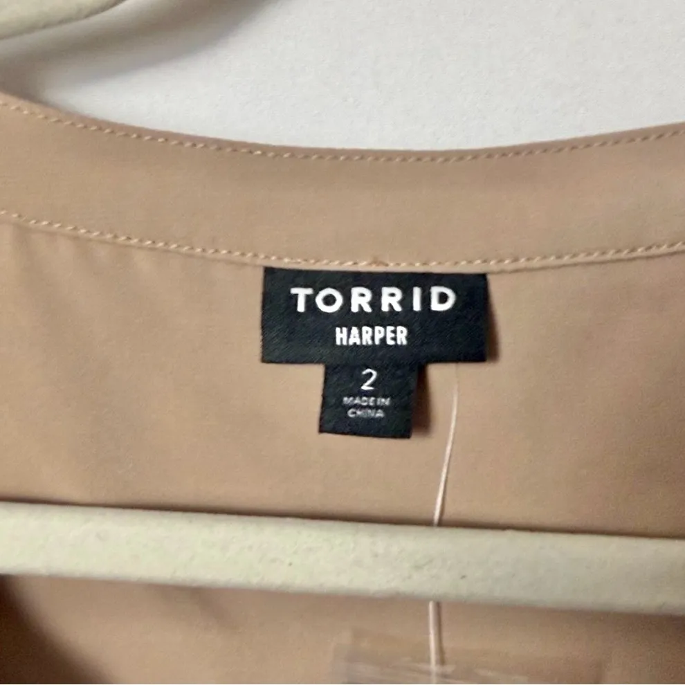 NWT Torrid Harper Studio Stucco Flutter Sleeve Top Size 2(18/20) - Image 4