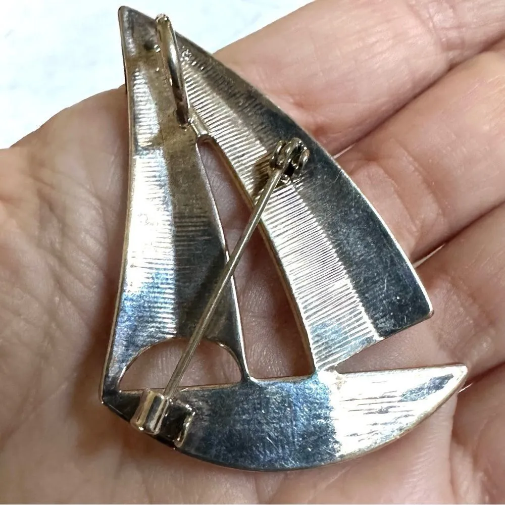 Silver and gold tone sailboat pin - Image 2