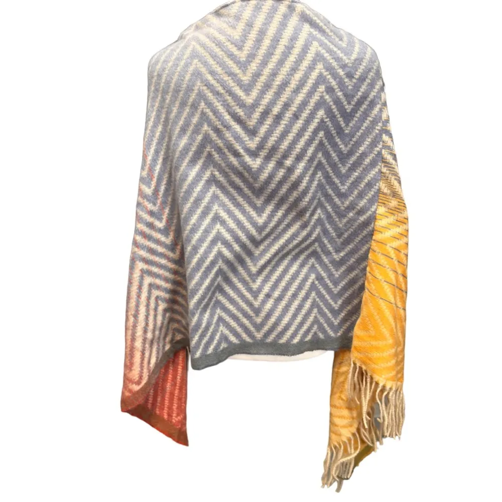 Fadivo cape fringe scarf nwt new - Image 3