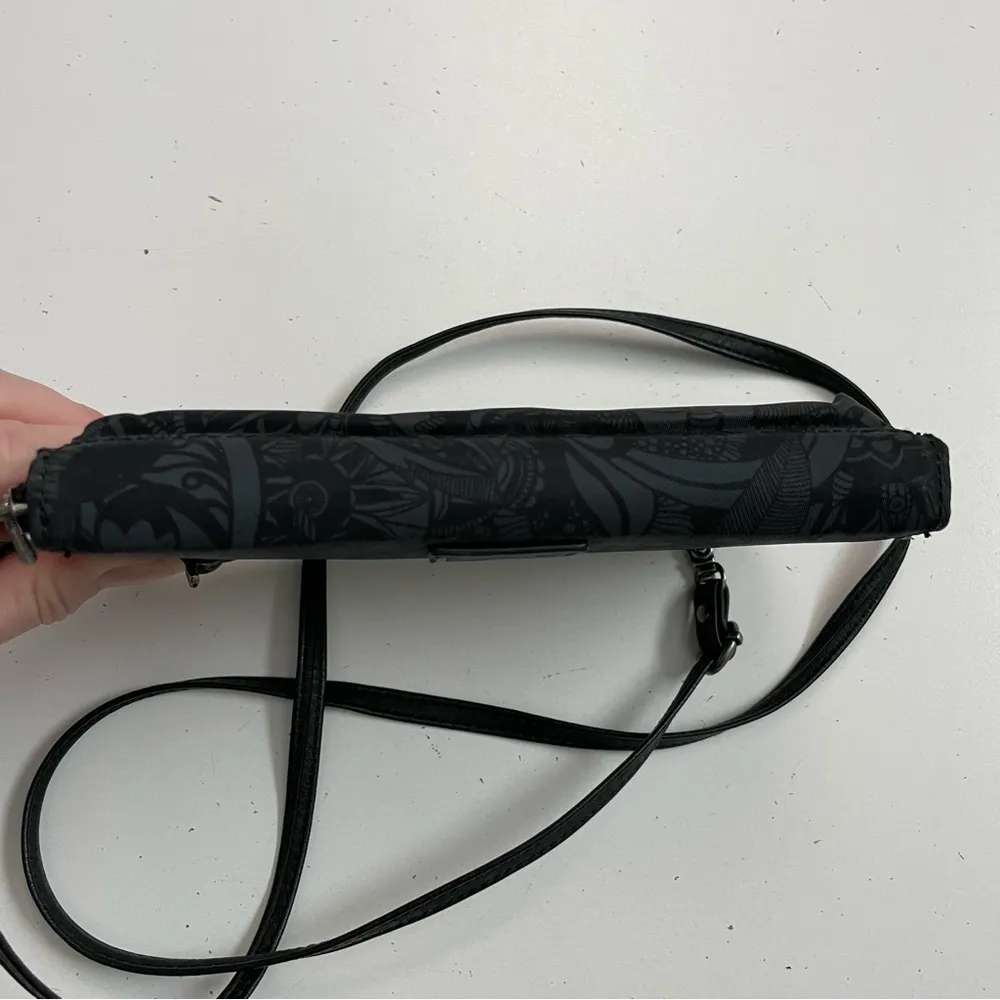 The Sak Sakroots Croosbody Purse Wallet Floral iPhone Cell Phone Black Grey - Image 7