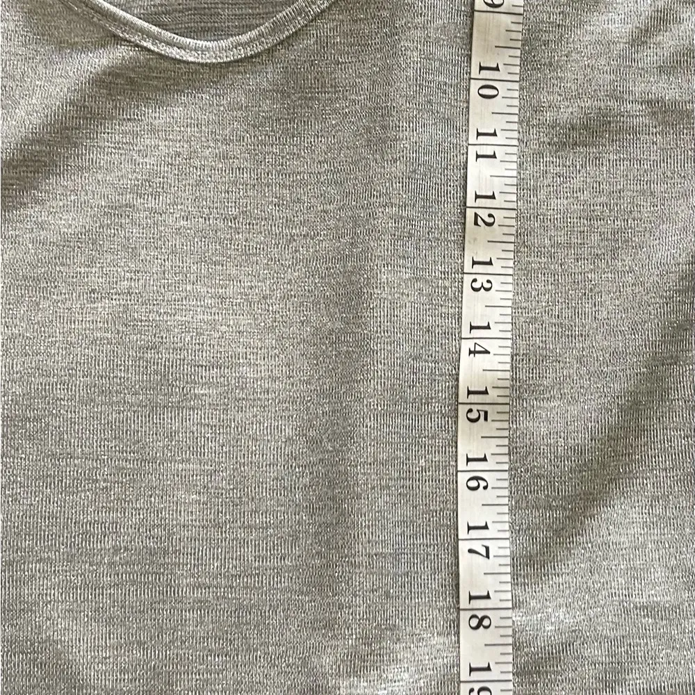 Stella&DotElegant,eye catching Silver and Black Sleeveless Top w/Shimmery Finish - Image 5