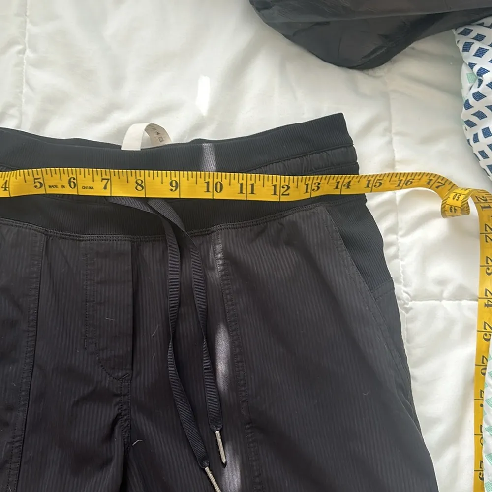 Lululemon Dance Studio Crop *25, Size 6 - Image 9