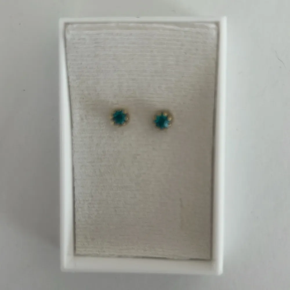 Vintage NEW 14K Gold Post Blue Topaz Stud Earrings December Birthstone - Image 3