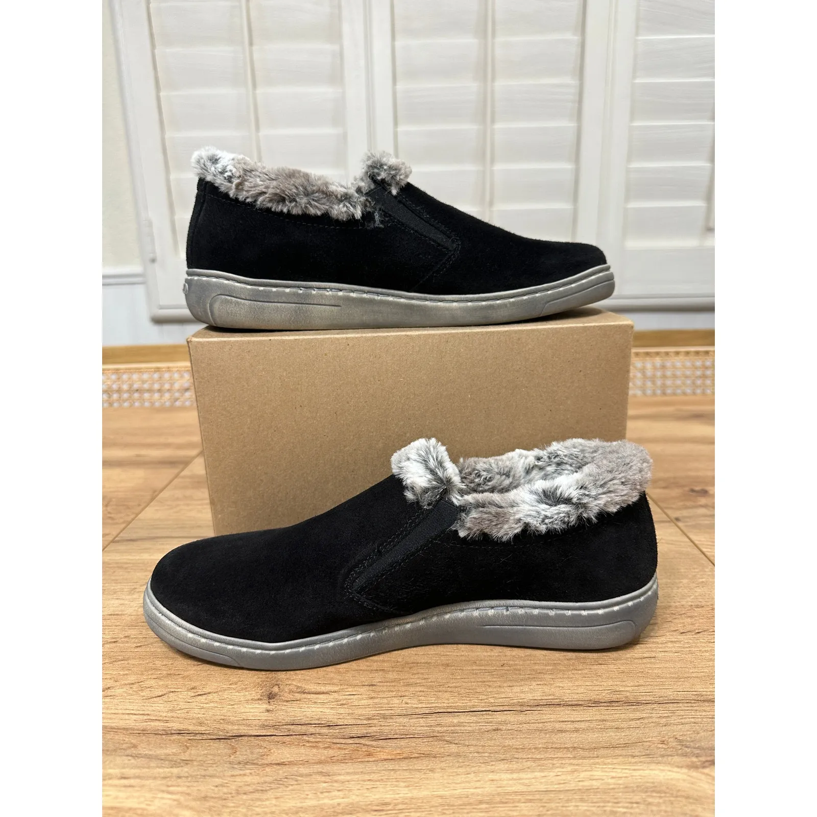 Cloud Footwear Women's Fria Cozy Water Resistant Slip - Image 10