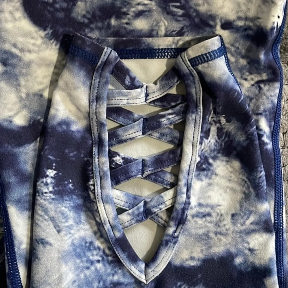 Torrid Blue Tie-Dye Cropped Active Legging EUC Size 1 (1X) #1984 - Image 5