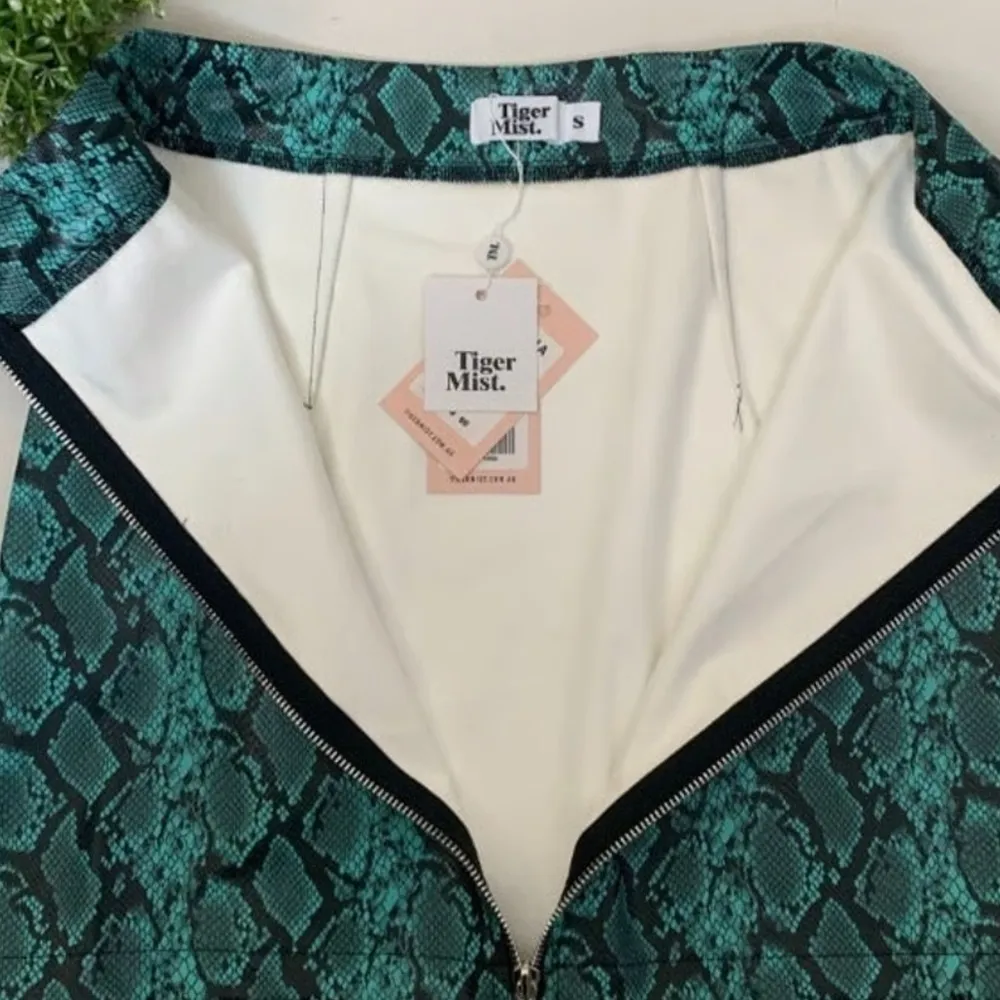 Tiger Mist Womens Tash Faux Leather Mini Skirt Small Blue Snake Print - Image 5