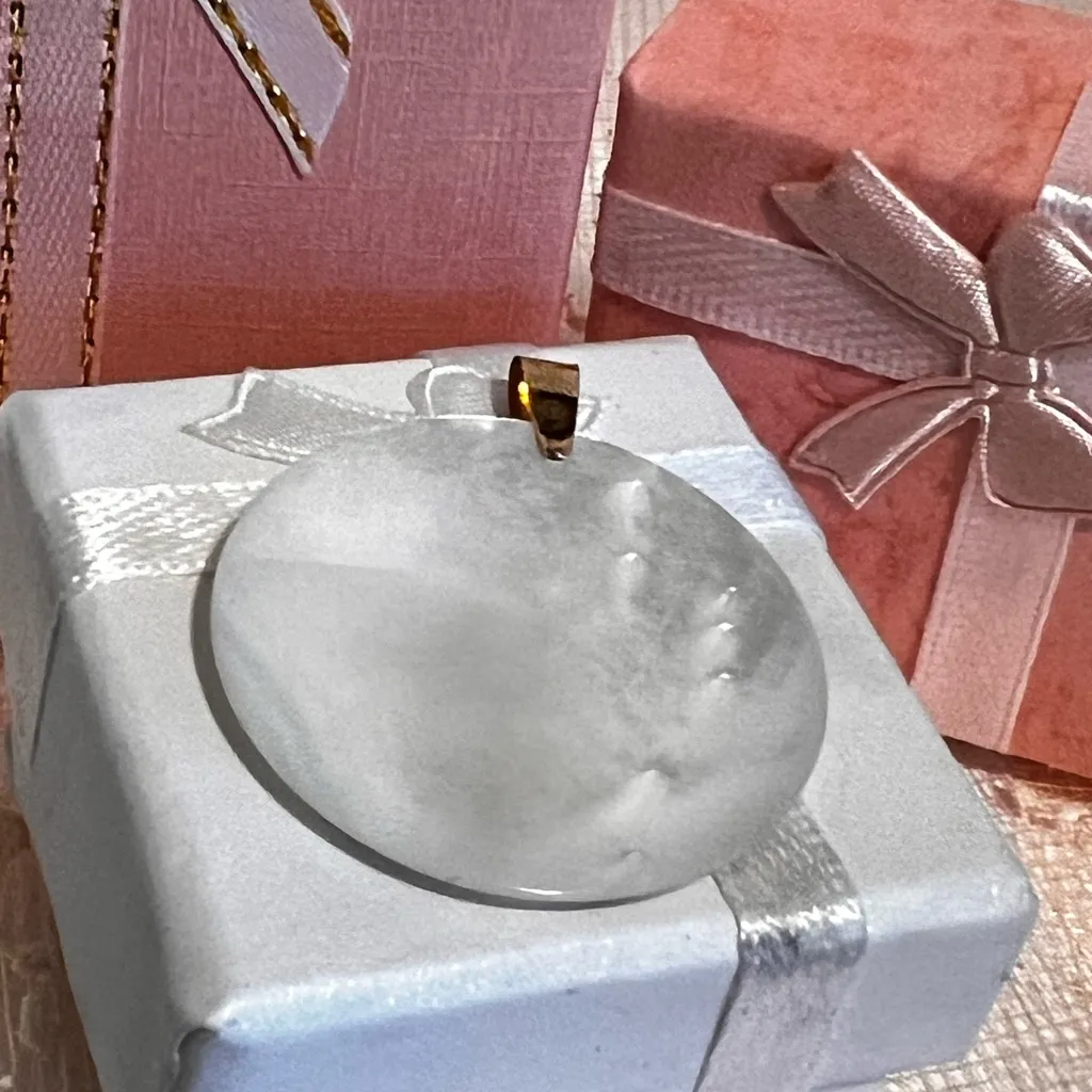 14K Multi Toned Gold Mother Of Pearl Pendant - Image 6