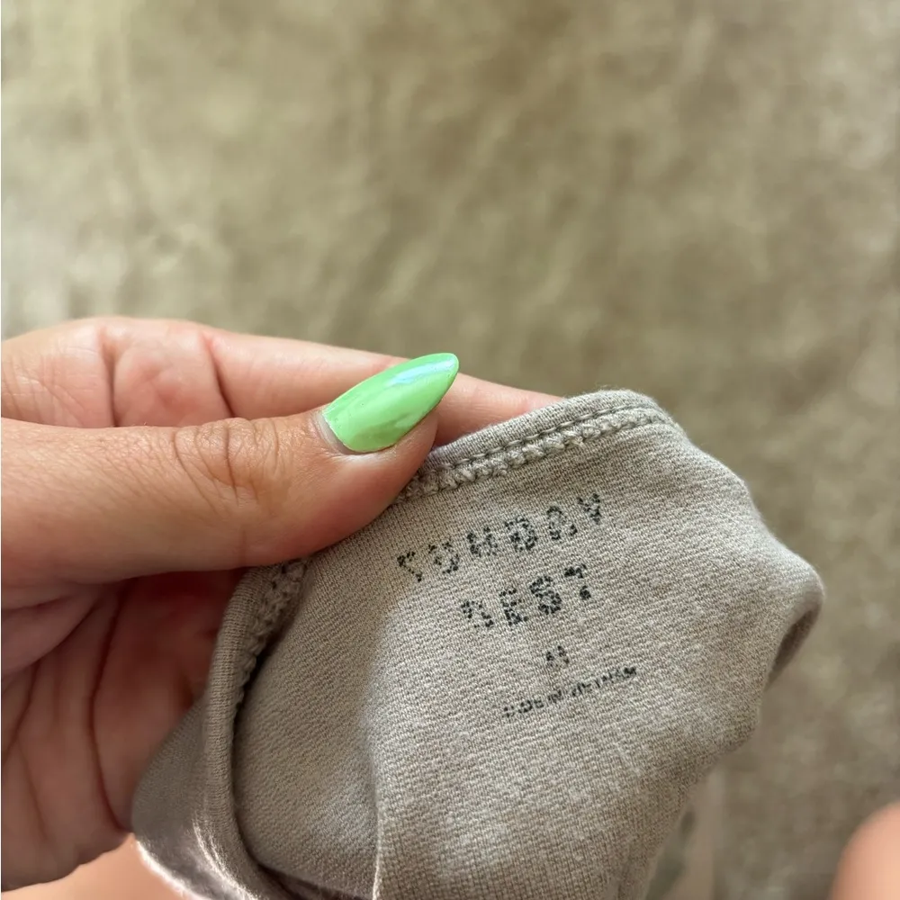 Aritzia Sunday Best Cropped Tank - Image 3