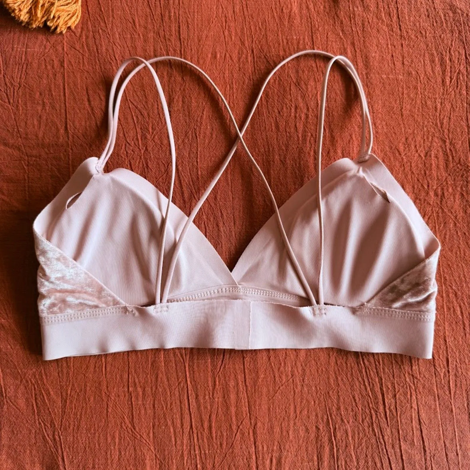 Crushed Velvet Triangle Bralette with Crossover Strap Back in Baby Pink size M Size M - Image 4
