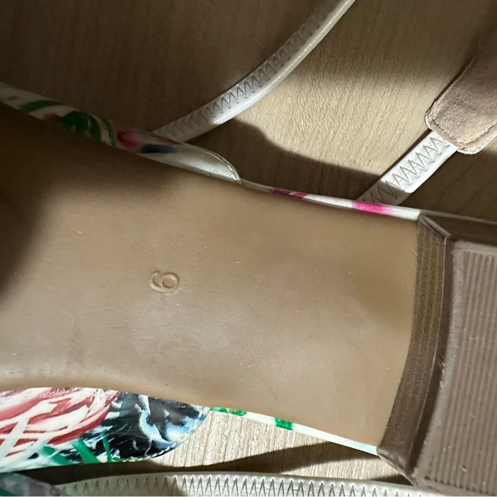 Peter Kaiser Patent Leather Sling Back Flats Womens‎ 8/39 Tropical Print Floral White - Image 9