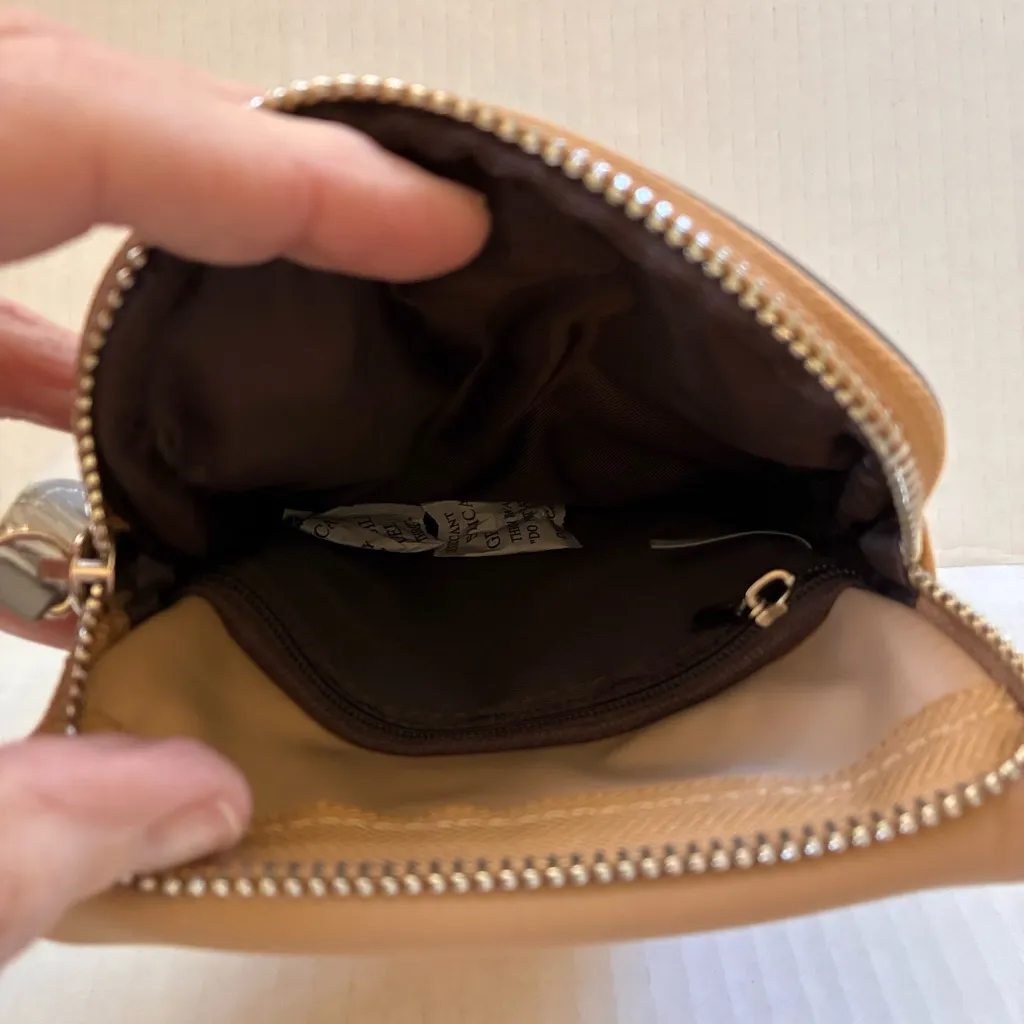 NWOT VYBZ Magnetic Pocket Pal w/Zippered Pocket & RFID Blocking Tan - Image 8