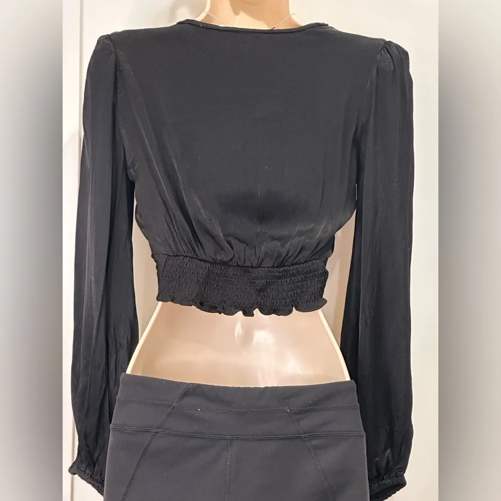 ASTR The Label Nix Long Sleeve Top Medium Black Satin Cropped Party - Image 6