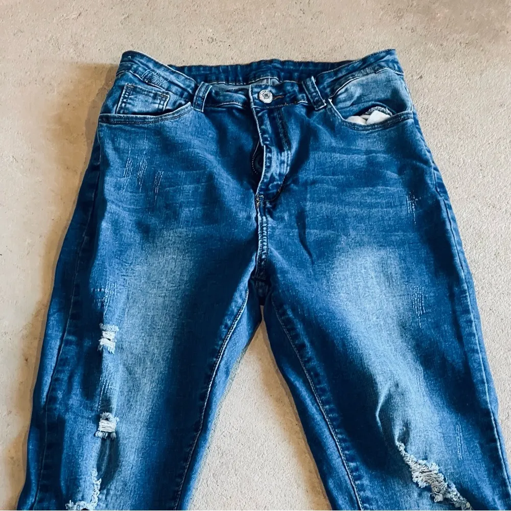 SHEIN Cuffed Jeans - Image 2