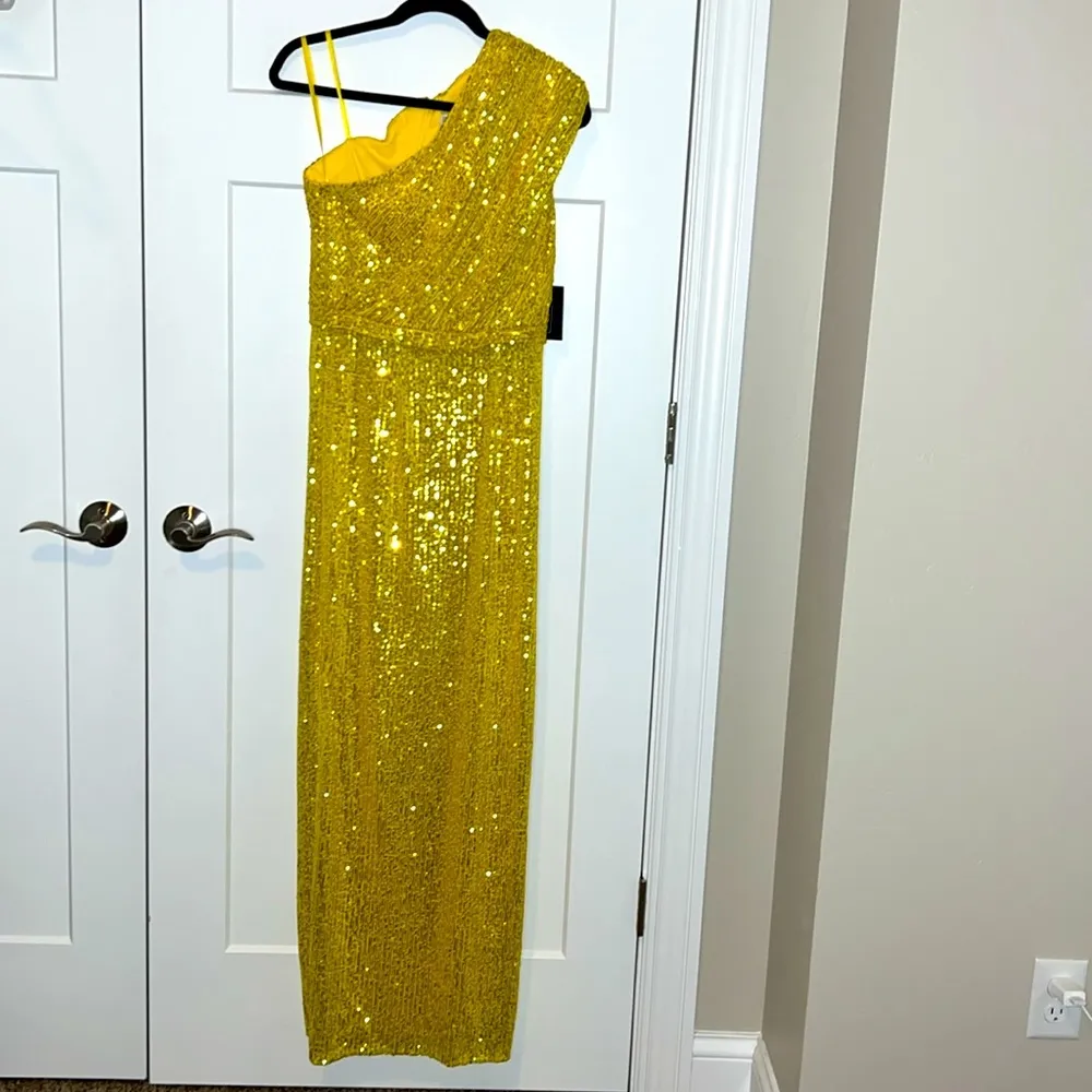 NWT  Yellow Sequined Ruched One Shoulder Gown - 26694 - Image 2