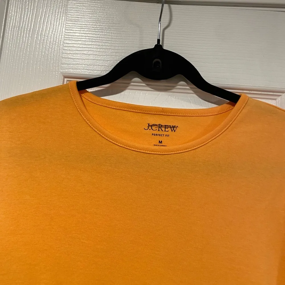 NWOT J. Crew Size M Perfect Fit Tee Shirt Short Sleeve Cotton Crew Orange - Image 2