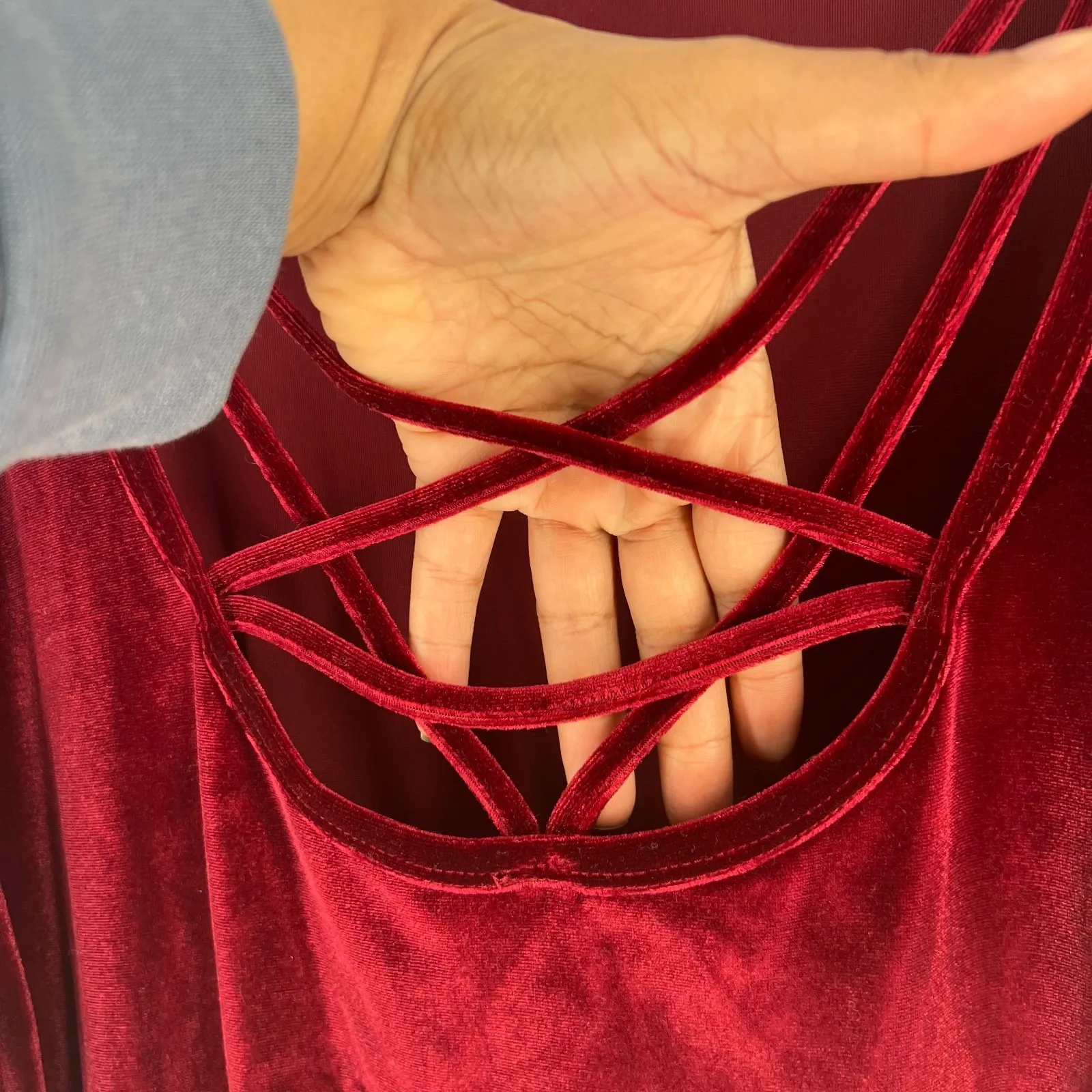 Hot Topic Womens Top 3X Burgundy Stretch Velvet Pentagram Strappy Emo Goth Witch - Image 3