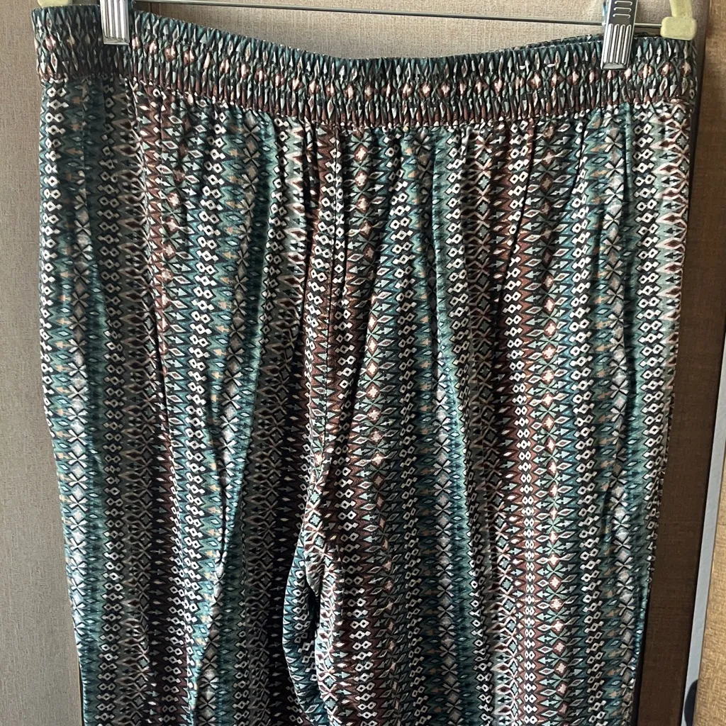 Jessica Simpson Patterned slacks large - Image 10