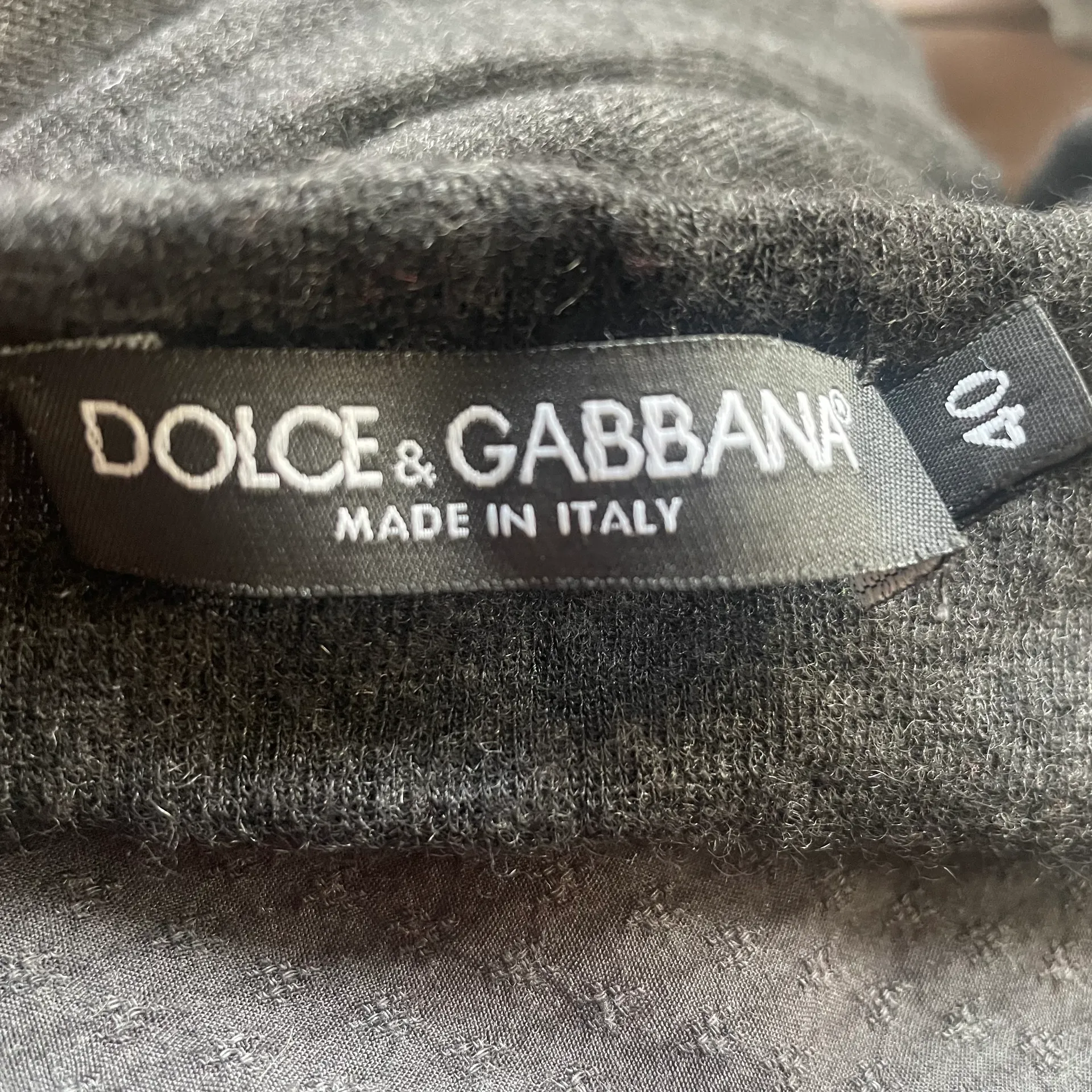 Dolce & Gabbana Short Flutter Sleeve Cashmere Sweater - Image 4