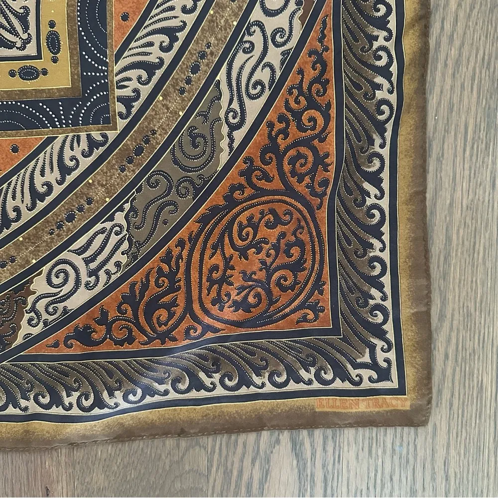 Vintage Linda Allard Ellen Tracy Buddha Printed Paisley 100% Silk Scarf 34" sq Green - Image 4