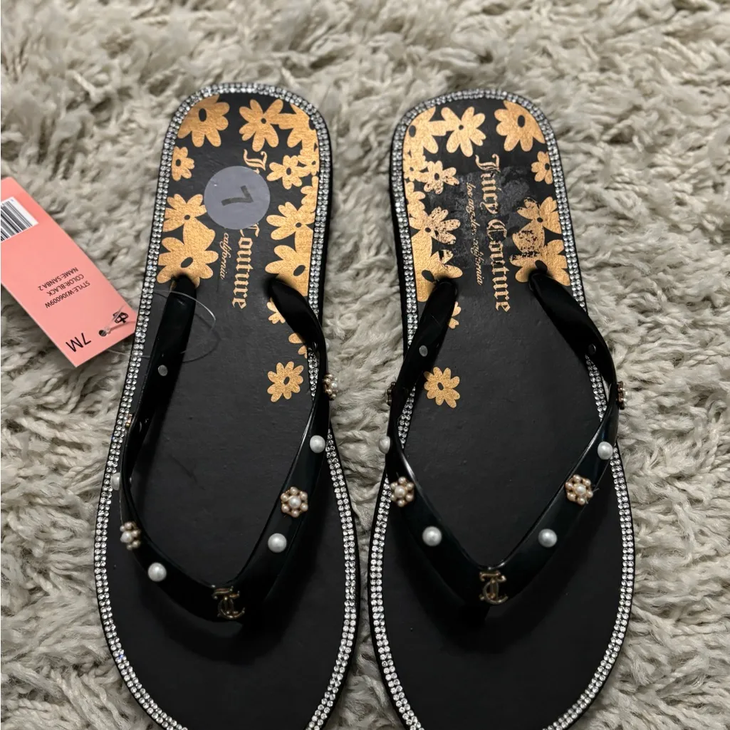 Juicy Couture Black Sandals with Gold Floral Design Size 7 - Image 2