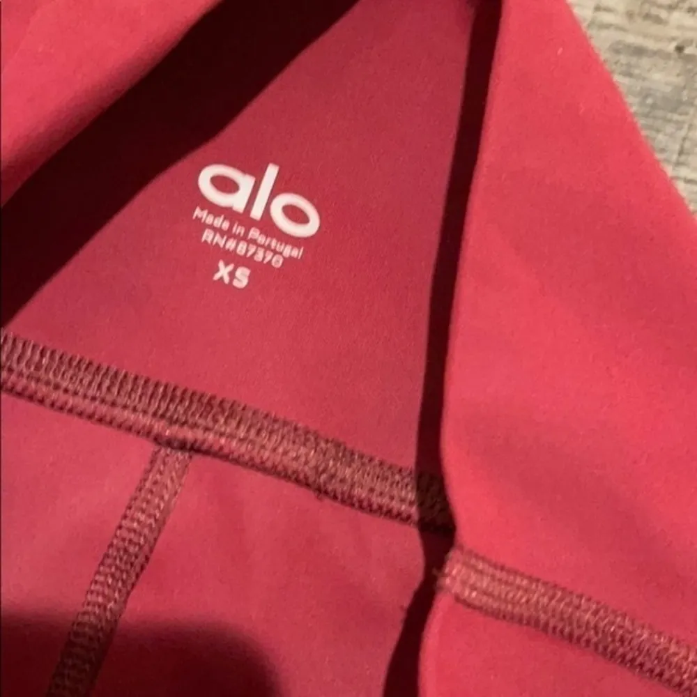 ALO  Warrior leggings Maroon - Image 5