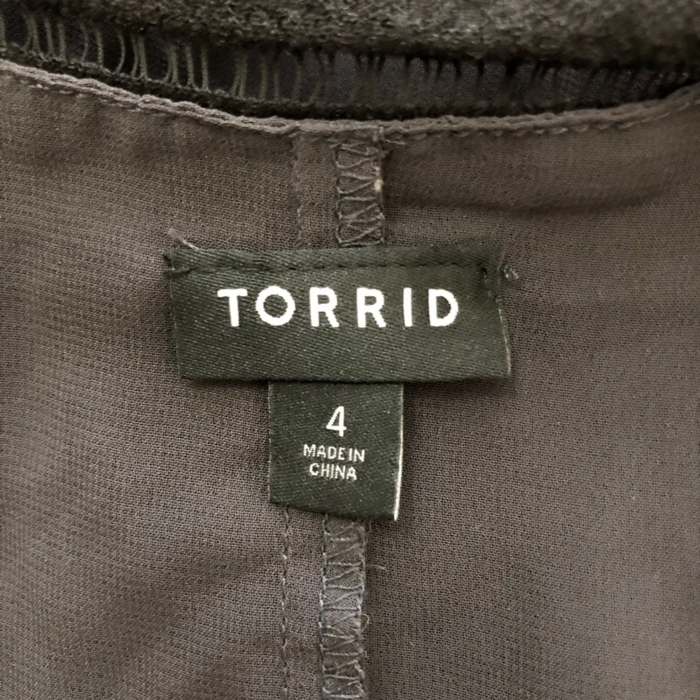 Torrid Dark Slate Grey Chiffon & Black Lace Pleated Cami - Image 5