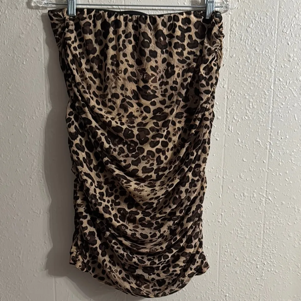 Zenobia Ruched Strapless Top - Image 6