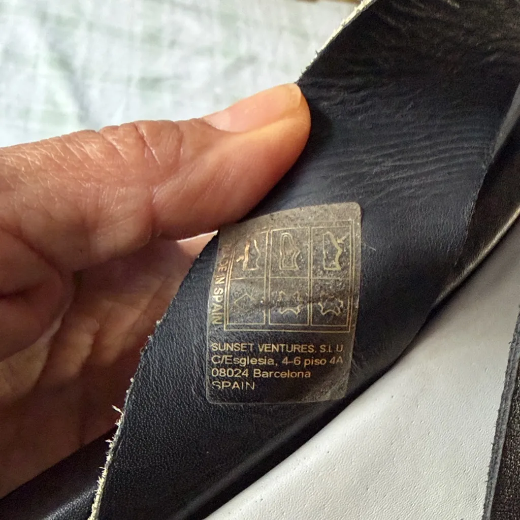 Alohas Black and White Sandals - Image 7