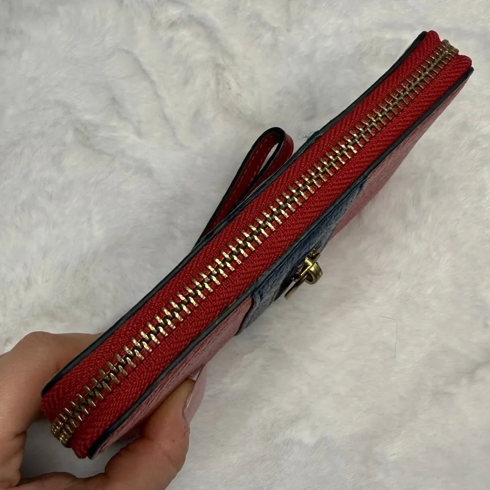 MARC by MARC JACOBS Zip Around Wallet / w Wristlet - Image 4