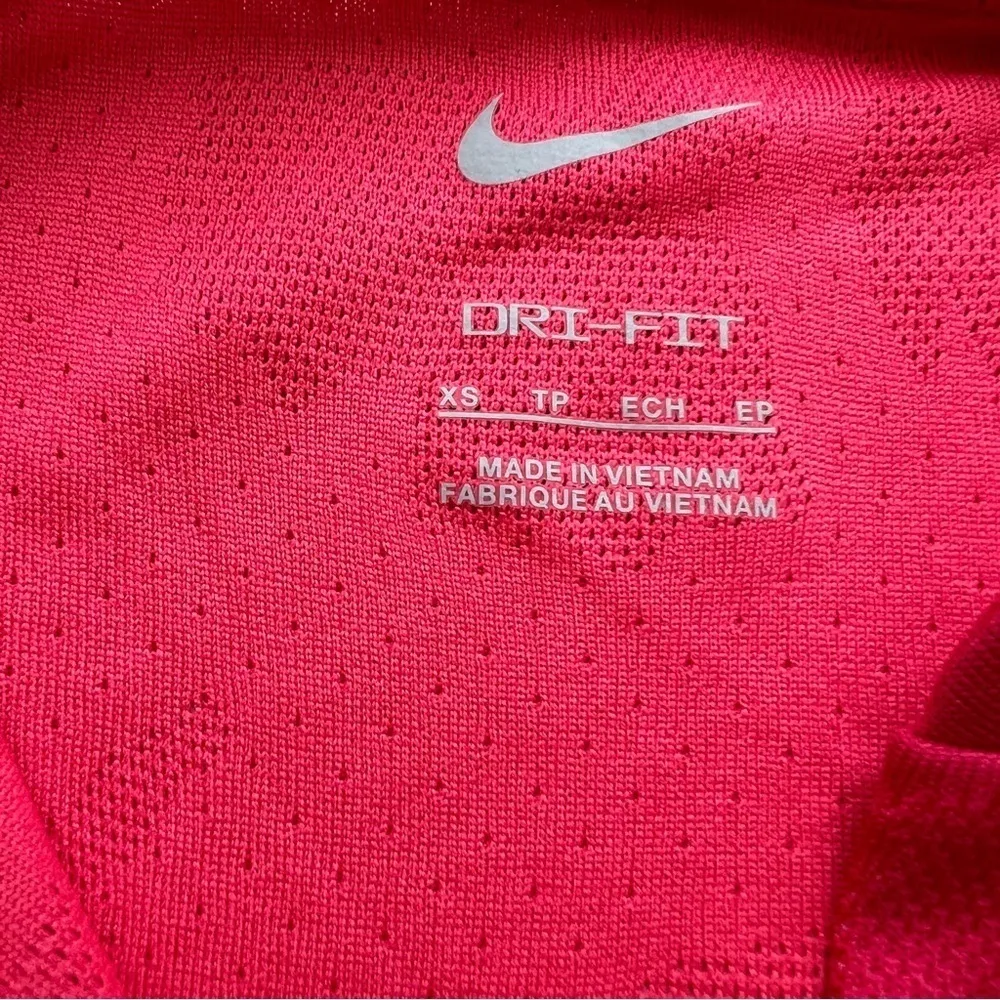 NWT  golf polo Victory floral dri-fit sleeveless top very berry size xs - Image 7