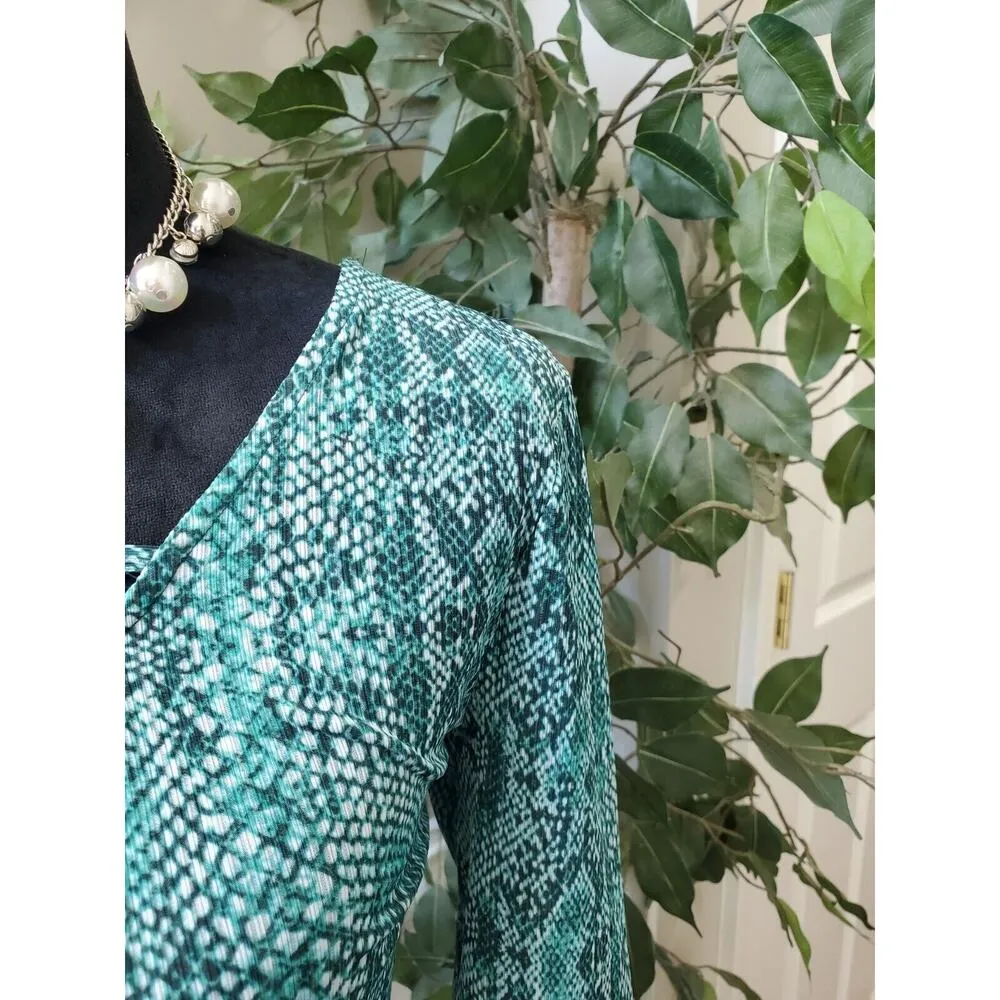 Dana Buchman Women's Green Polyester V-Neck Long Sleeve Top Blouse Size Small - Image 3