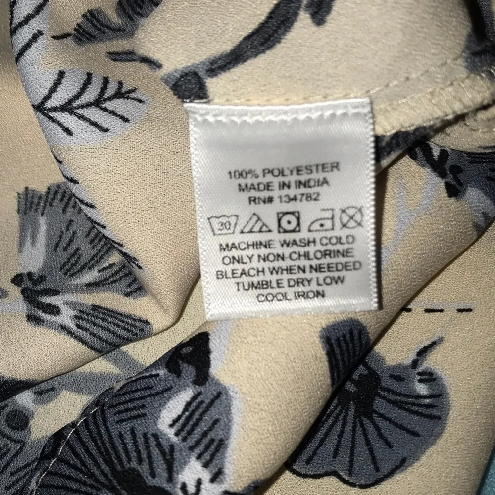 𝅺INDULGE floral print off shoulder tie sleeves flowy blouse  NEW size S - Image 4