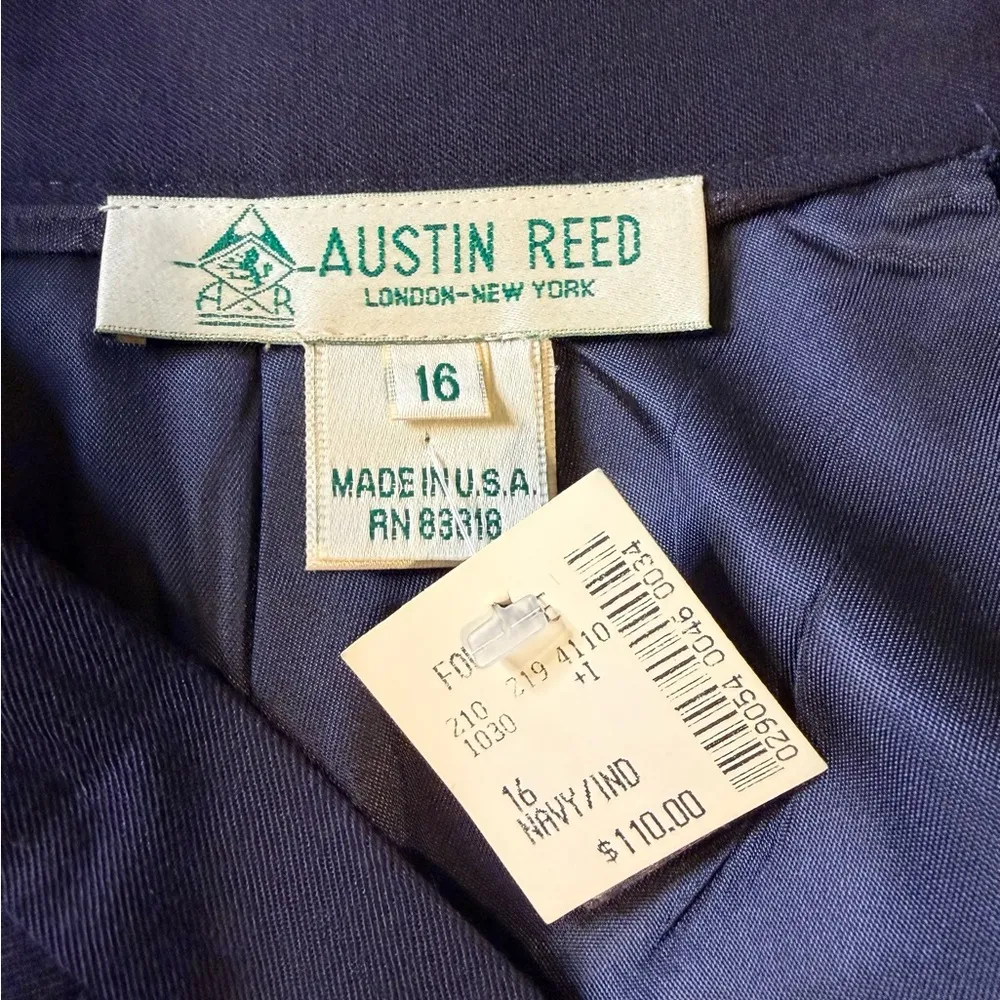 VTG Austin Reed London New York Skirt Navy Blue 100% Wool . Size 16 - Image 4