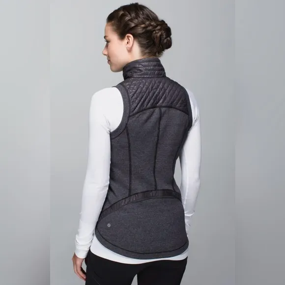 Lululemon Rebel Runner Vest Embossed Black Size 6 - Image 2