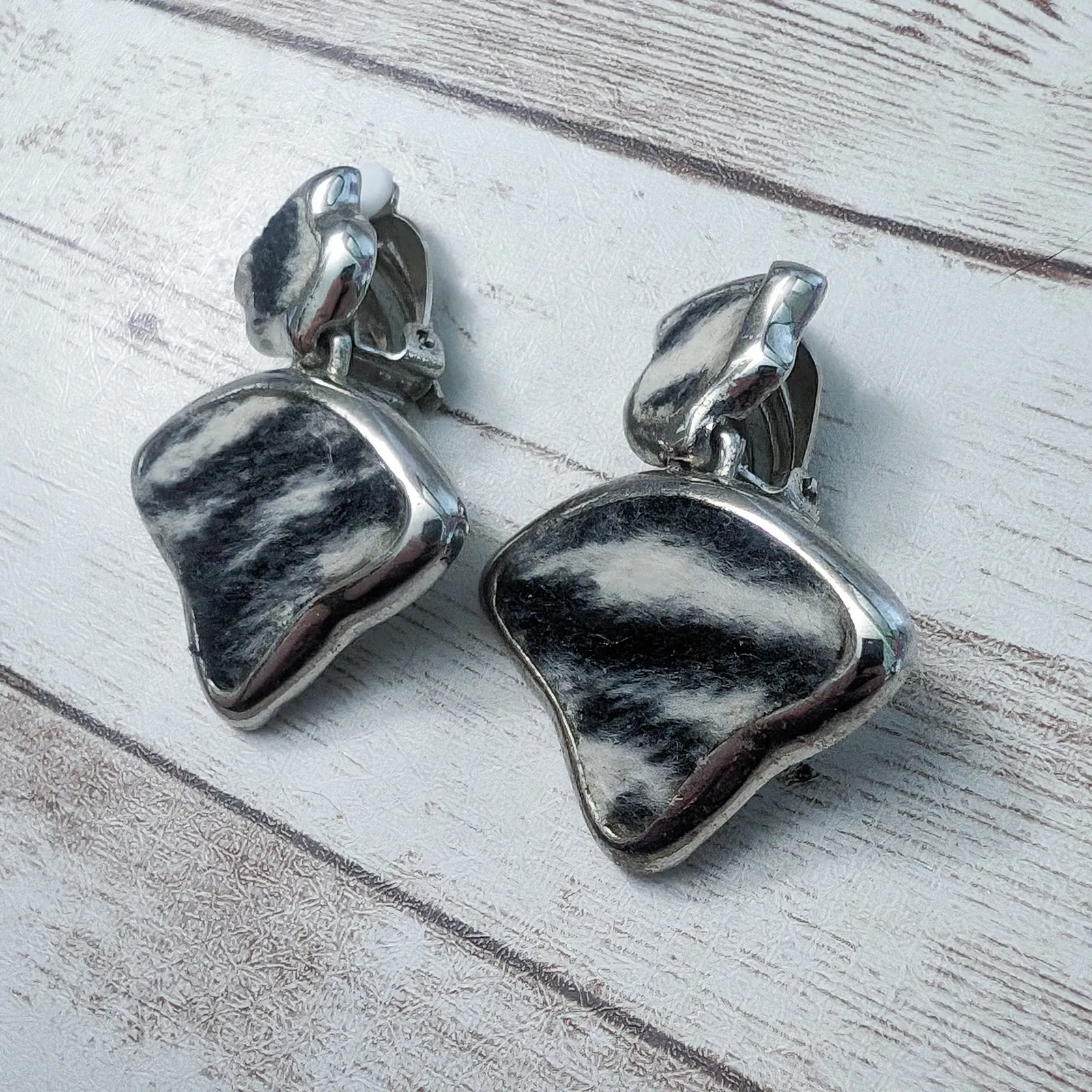 Vintage Clip On Earrings Zebra Print Dangle - Image 4