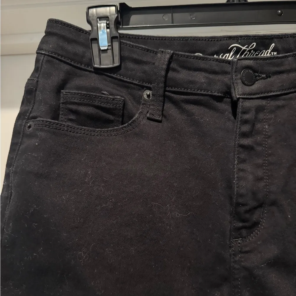 Universal Thread High Rise Midi Denim Shorts Black Size 8 - Image 4