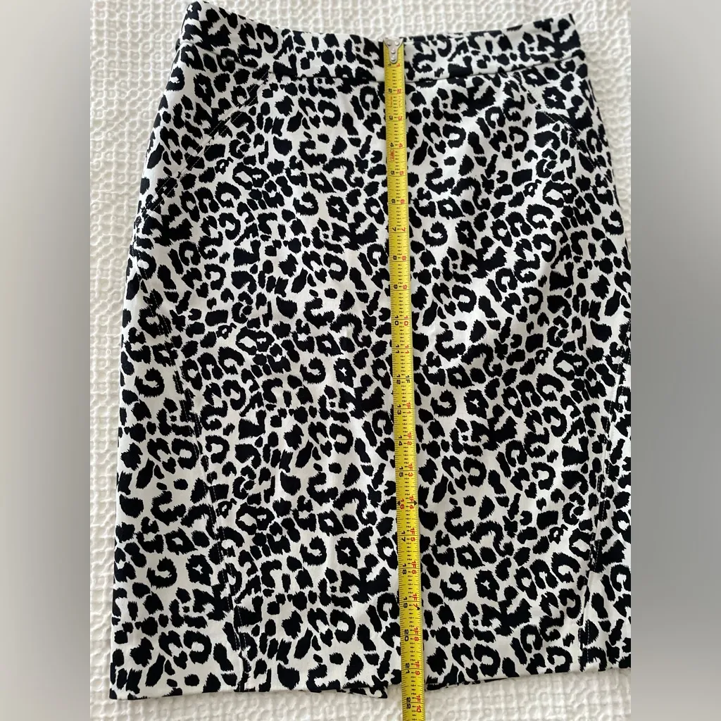 ANN TAYLOR Black & White Leopard Animal Print Pencil Skirt Size 2 - Image 6