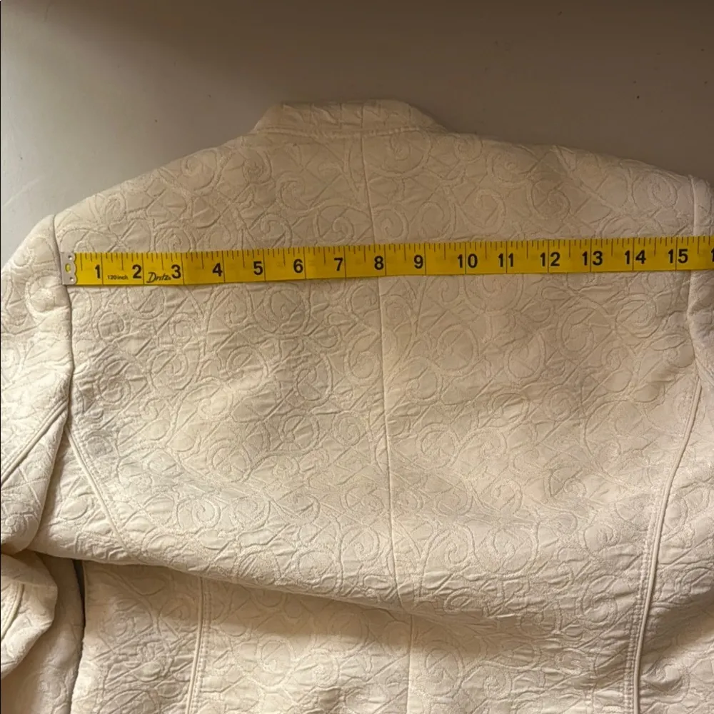 Kasper White Blazer for a Sophisticated Look - Image 5