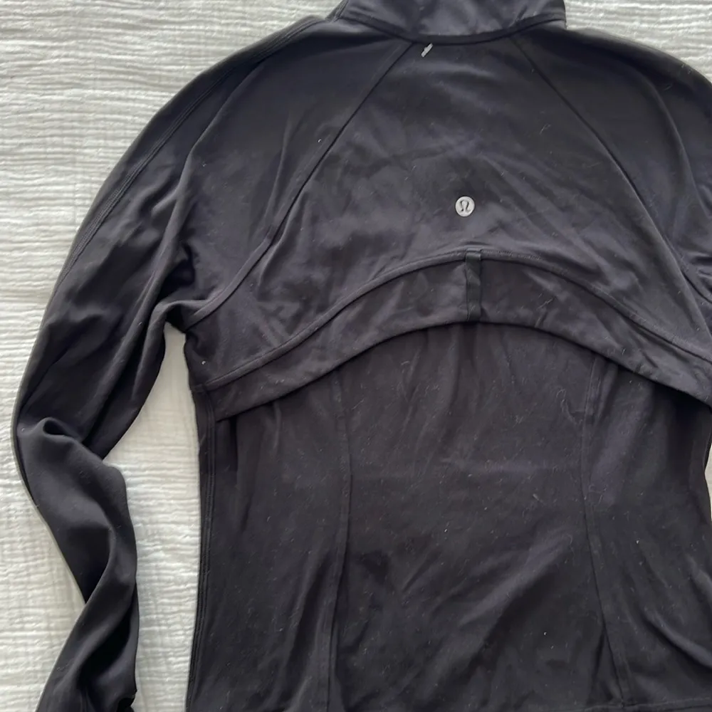 *Like New* Lululemon Define Crop Nulu Full Zip Jacket Black 8 - Image 5