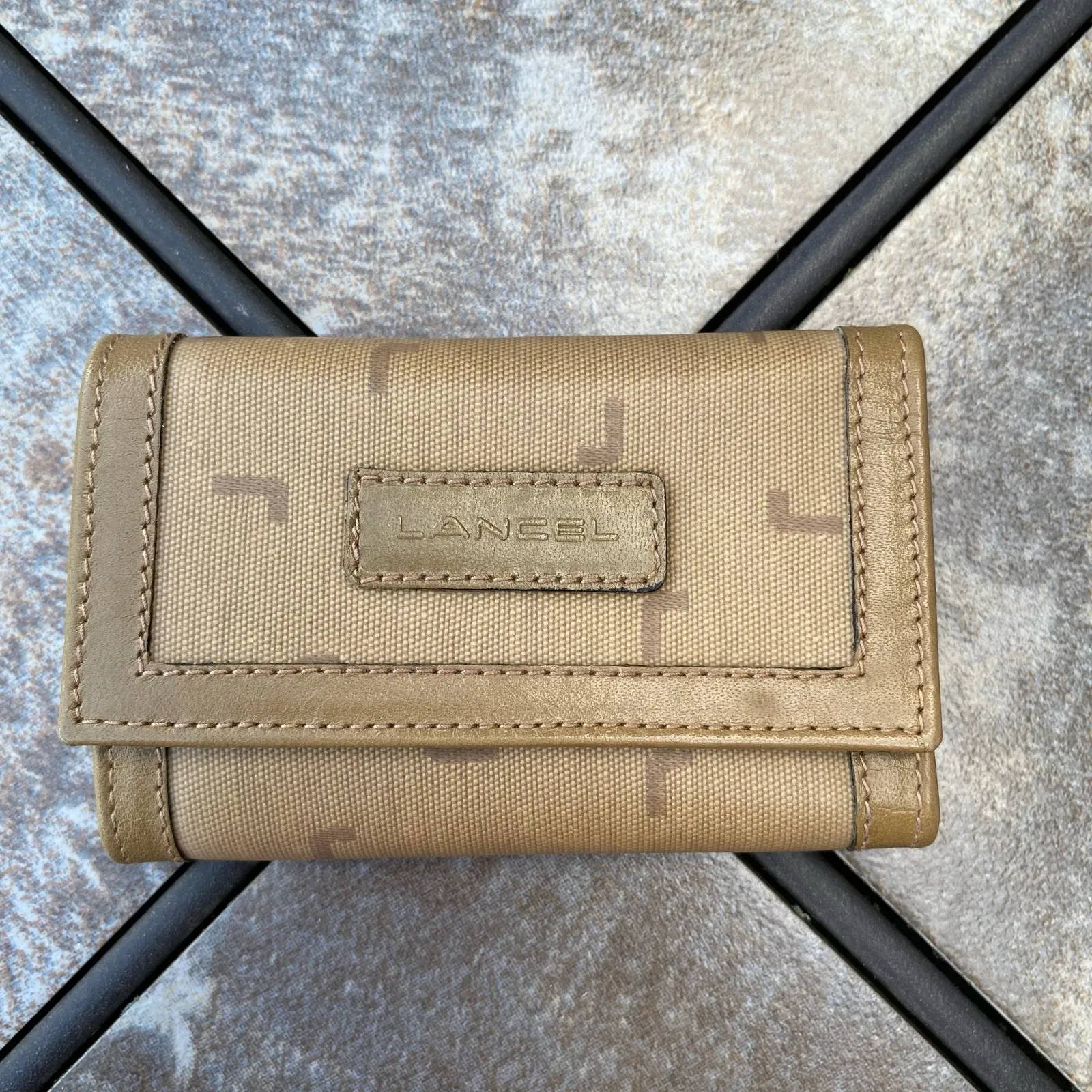 Lancel Vintage Tan Signature Leather Wallet & Key Holder Set Luxury - Image 8