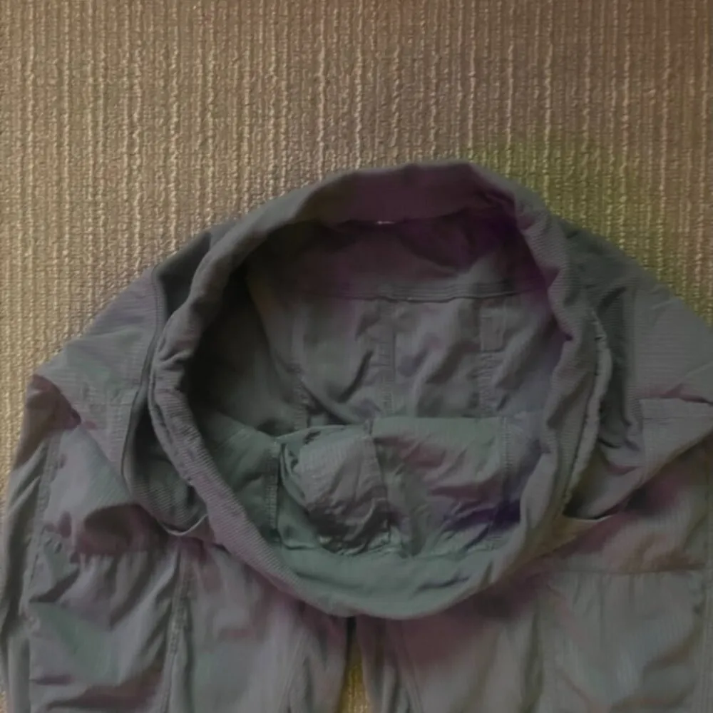 Lululemon dance studio crop gray pants women's size 6 workout yoga gym preppy - Image 6