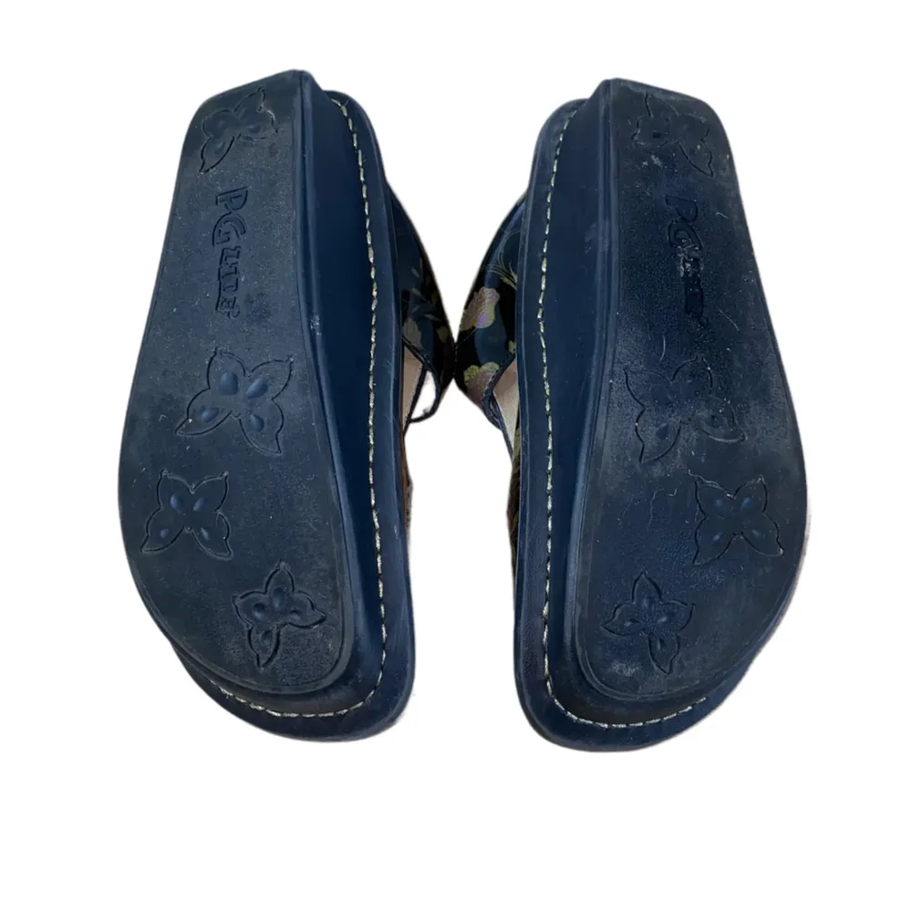 Alegria ALG-504 Classic Floral Black Patent Clogs - Image 7