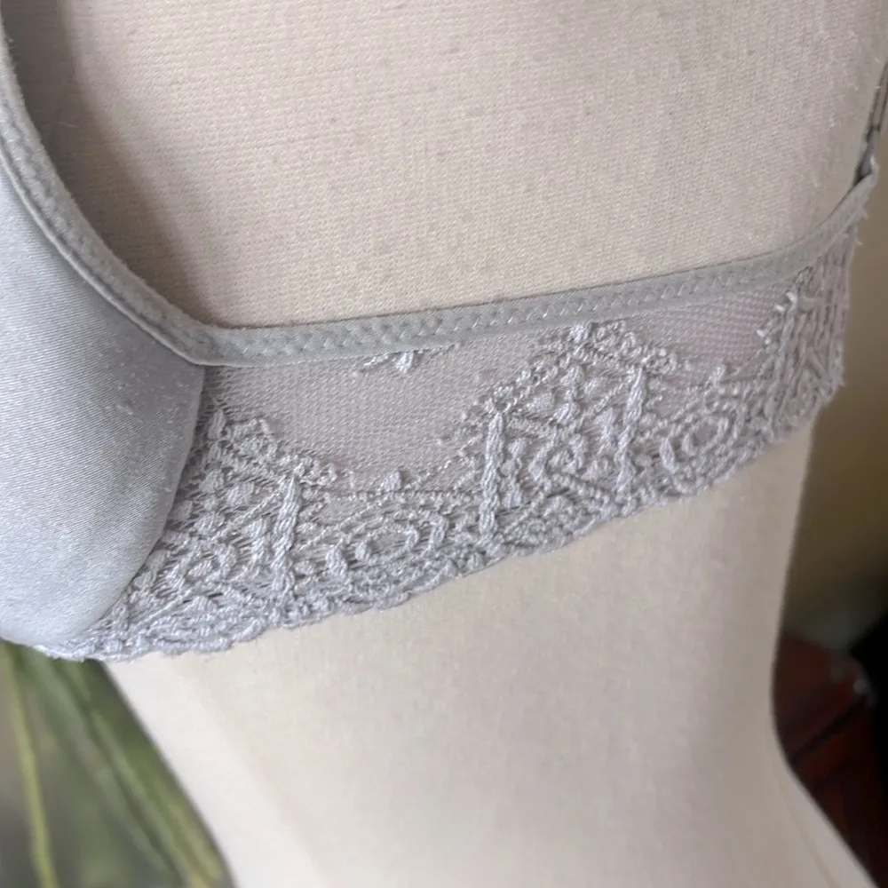 Elegant Gray Women's Lacey Bra Size undefined - Image 6